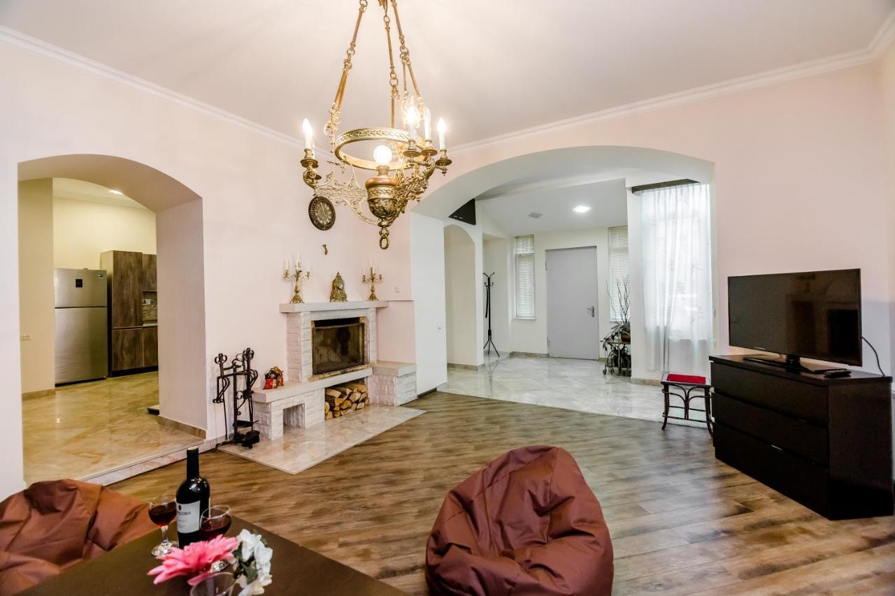 Comfortable House On Marjanishvili Тбілісі Екстер'єр фото