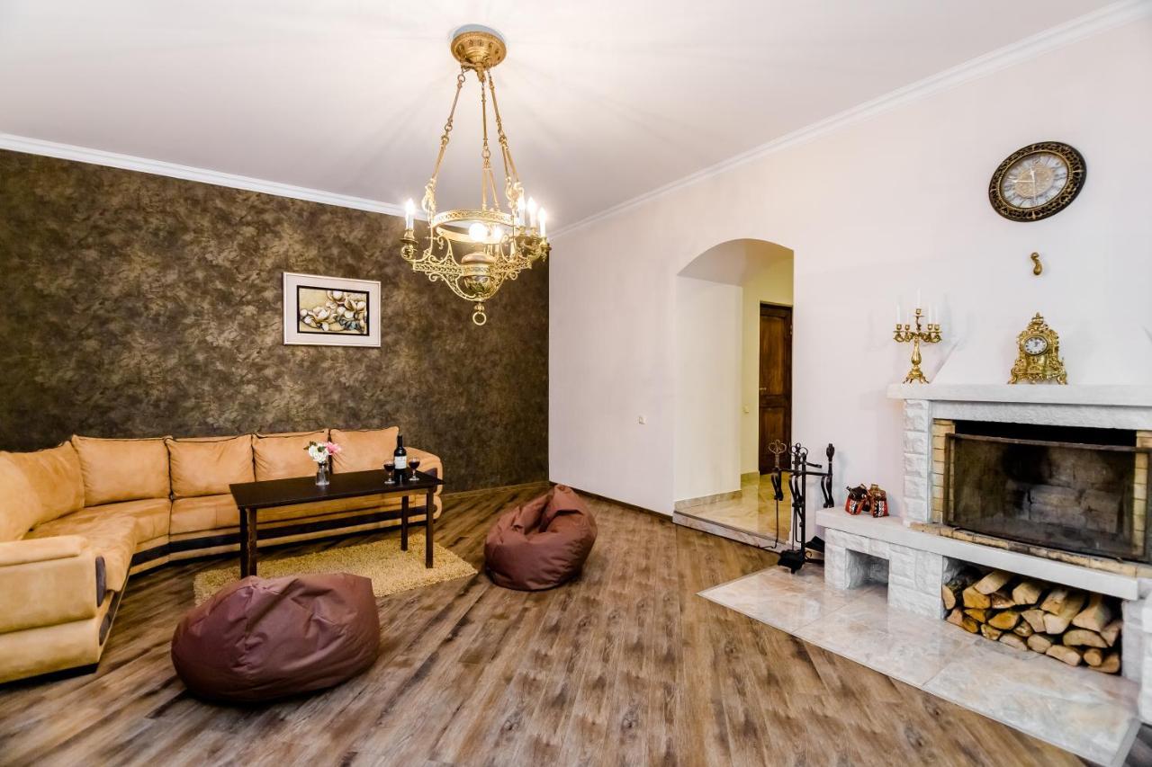 Comfortable House On Marjanishvili Тбілісі Екстер'єр фото