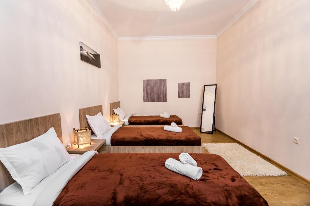 Comfortable House On Marjanishvili Тбілісі Екстер'єр фото
