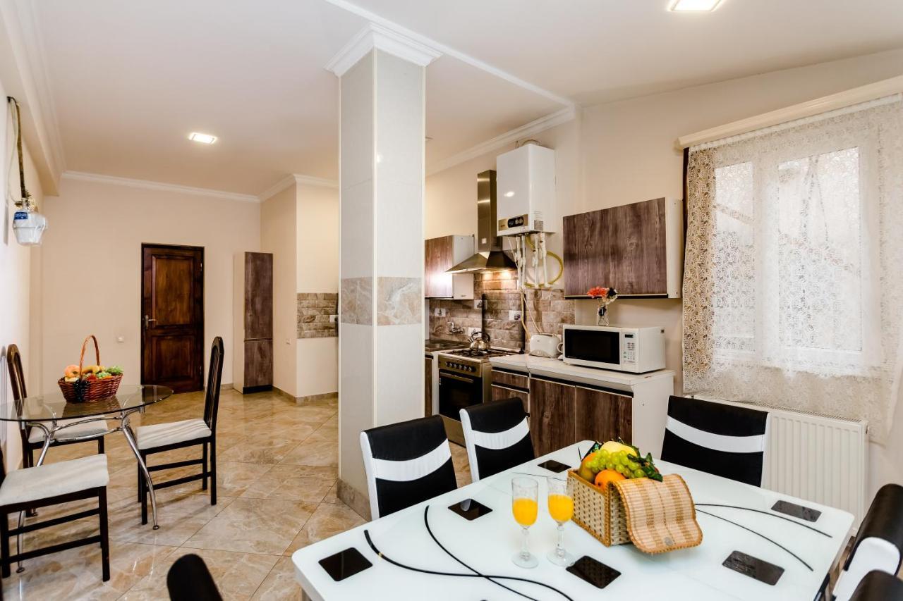 Comfortable House On Marjanishvili Тбілісі Екстер'єр фото