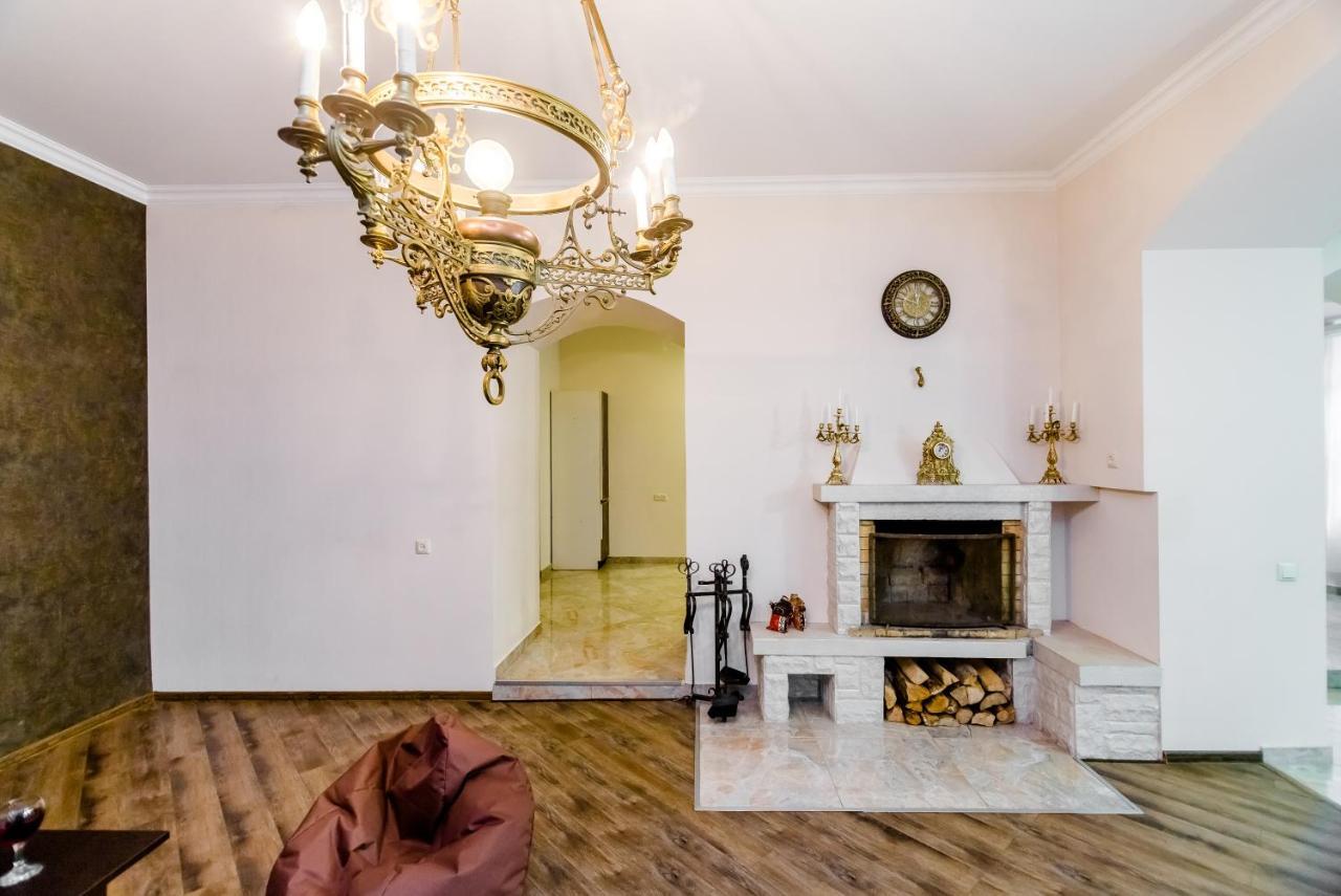 Comfortable House On Marjanishvili Тбілісі Екстер'єр фото